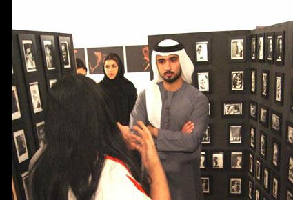 ماجد بن محمد يشهد معرض "أربعة" لطالبات الجامعة الأمريكية بدبي  